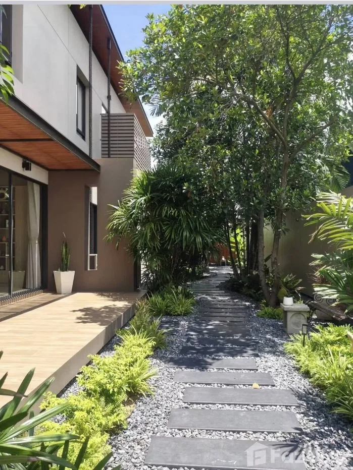 picture Stylish with Modern Interiors | Fully Furnished 6764482 - 27/28