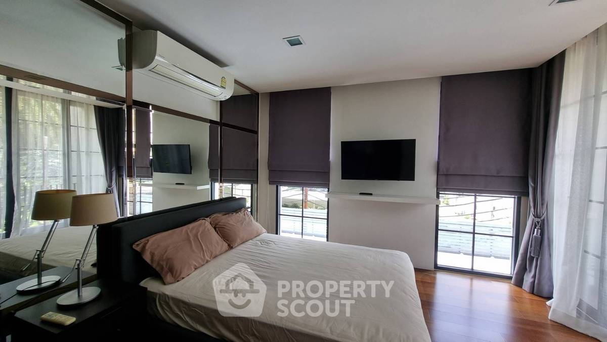picture 4-BR Townhouse at Quarter 31 near MRT Phetchaburi (ID 3307240) - 10/23