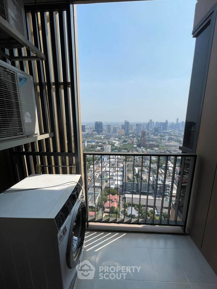 รูป คอนโดชั้น 45 ห้อง 1 ห้องนอน Oka Haus Sukhumvit 36 ใกล้ BTS ทองหล่อ (ID 3299210) - รูปที่ 3/3