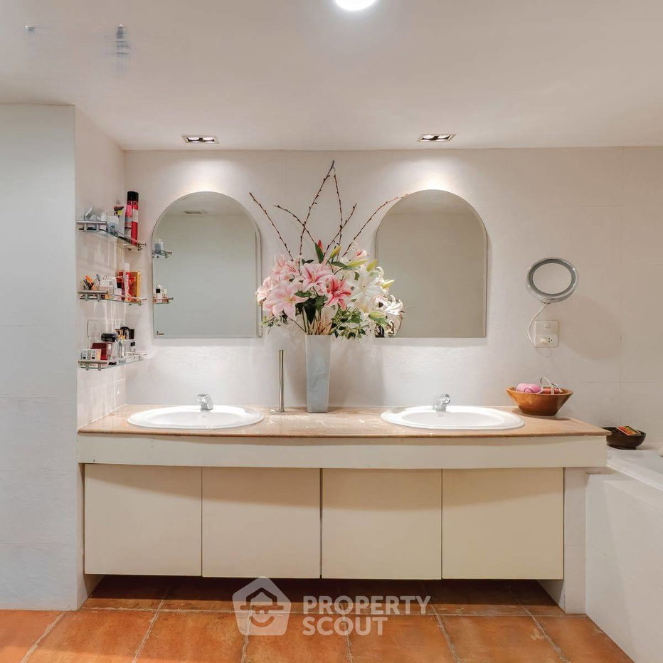 รูป คอนโด 4 ห้องนอน 323 ตร.ม. ที่ The Garden Place Condominium สถานี BTS ทองหล่อ (ID 3309271) - รูปที่ 2/6