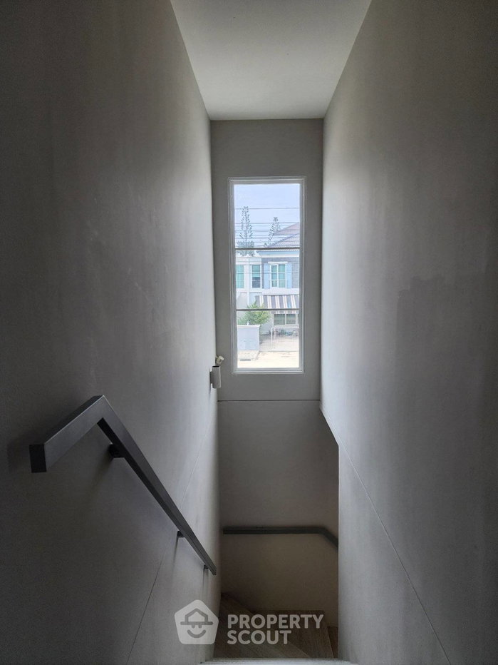 picture 2-BR House at Anya Bangna-Ramkhamhaeng 2 in Dokmai (ID 3306506) - 2/5