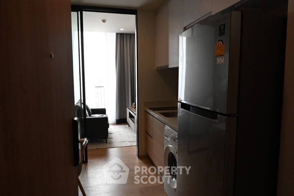 รูป ห้องชั้นสูง 1 ห้องนอน ที่ Noble Around Sukhumvit 33 ใกล้ BTS พร้อมพงษ์ (ID 3310878) - รูปที่ 3/10