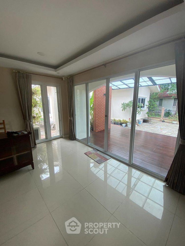 picture Spacious 4-BR House 280 Sqm At Chollada Ram Inthra-Khubon (ID 3309916) - 8/15