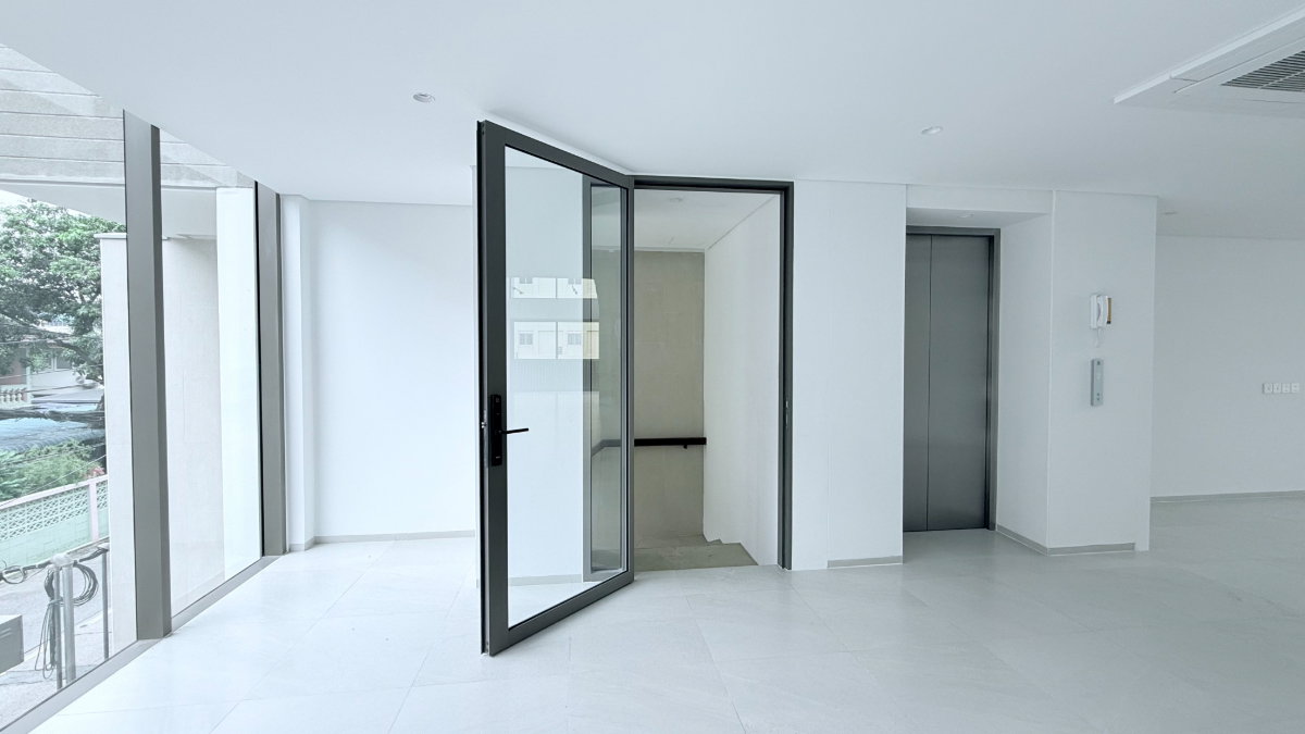 รูป ให้เช่าโฮมออฟฟิศ 4.5ชั้น+ลิฟต์ | 150,000/เดือน | HOF UDOMSUK phase2 | ใกล้ห้างBangkok Mall 450ม. , ใกล้BTS อุดมสุข 800ม. ติดถนนสาธารณะ ‼️ - รูปที่ 4/8