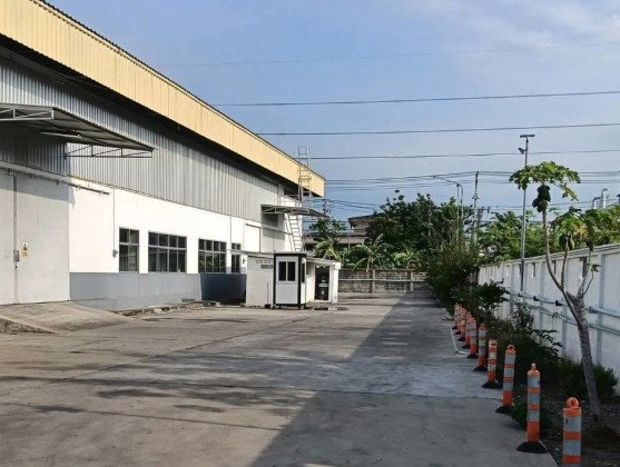 รูป ให้เช่าโรงงาน โกดัง / อยู่ในนิคมอุตสาหกรรมบางชัน มีนบุรี / ถนนเสรีไทย / ซอยเสรีไทย 54 / มีพื้นที่ 960 ตารางเมตร และ 1200 ตารางเมตร / ทำโรงงานได้ - รูปที่ 11/17
