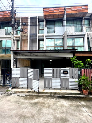ทาวน์โฮม วิทยาลัยพยาบาลบรมราชชนนีนพรัตน์วชิระ : ขายบ้านมือ 2 ทาว์นโฮม 3 ชั้น ถนนสุเหร่าคลองหนึ่ง โครงการ เดอะวิลโล่ ทาวน์โฮม รามอินทรา