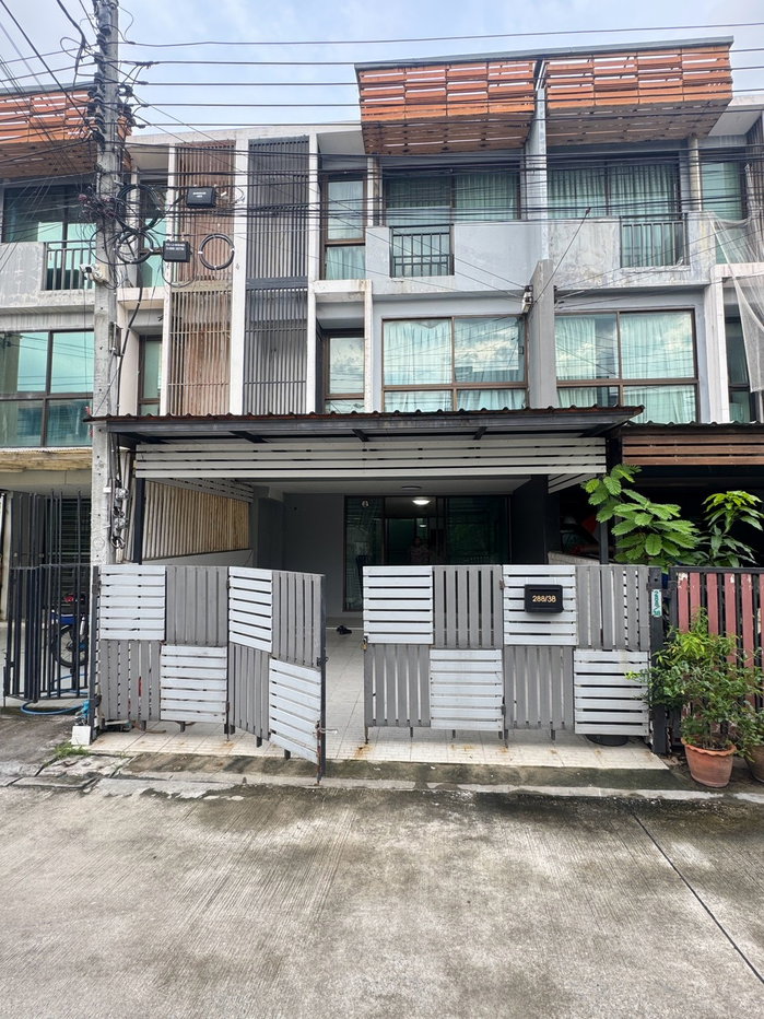 รูป ขายบ้านมือ 2 ทาว์นโฮม 3 ชั้น ถนนสุเหร่าคลองหนึ่ง โครงการ เดอะวิลโล่ ทาวน์โฮม รามอินทรา - รูปที่ 1/19