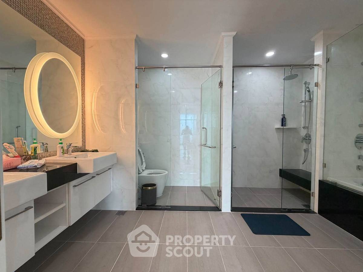 picture 26th-Floor 4-BR Supalai Oriental Sukhumvit 39 Near MRT Phetchaburi (ID 3309809) - 22/23