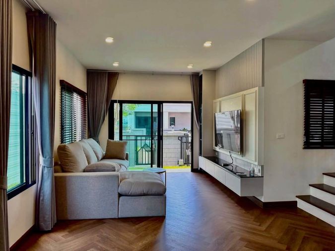 4-bed house for rent, 190 sqm, 55 sq wah, Bang Na