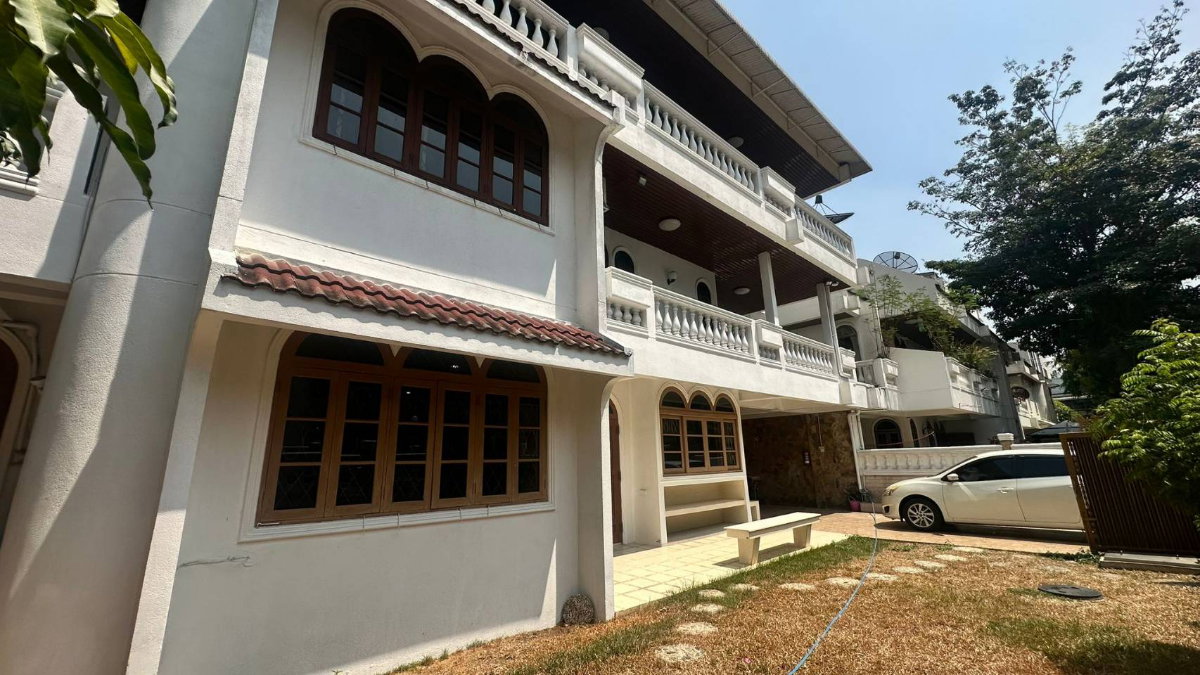 รูป #HHR122 ให้เช่า บ้านเดี่ยวหลังใหญ่ 3 ชั้น  5 ห้องนอน  6 ห้องน้ำ📍 400 ม. BTS พร้อมพงษ์  - รูปที่ 1/18