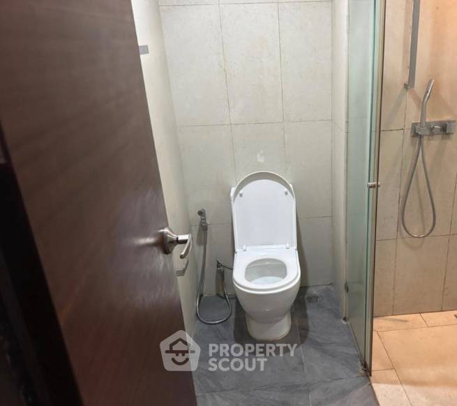 รูป ใกล้ MRT สามย่าน 200 ม. | 2 ห้องนอน Quad Silom Condominium (ID 3063424) - รูปที่ 2/4