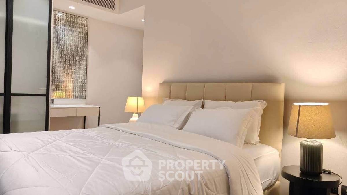picture 27th-Floor 2-BR Muniq Sukhumvit 23, 100m To MRT Sukhumvit (ID 3312154) - 13/22