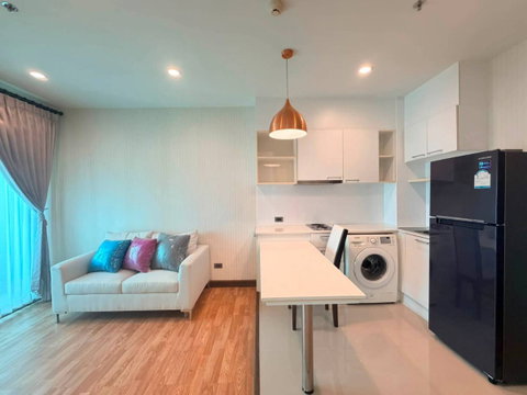 ขายคอนโด The Rise Residence 1ห้องนอน ห้องใหม่ ไม่เคยเข้าอยู่ ขนาด 35.2 ตร.ม. ชั้น 26 ทิศใต้ ขาย 2.39 ล้านบาท โทร 082-4426354 ไนซ์