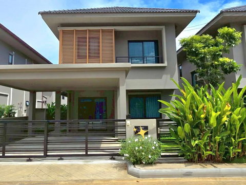 Thailand House for rent 3 bedroom 42 Square Wa 40000 THB per month.
