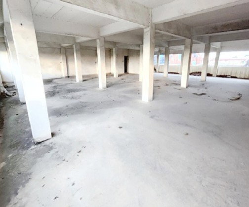 รูป ให้เช่าอาคารพาณิชย์ , Show room 4.5 ชั้น 4 คูหาตีทะลุ / ริมถนนกิ่งแก้ว / จอดรถได้ 20 คัน / ให้ Grace period 3 เดือนตกแต่ง ให้เช่าในสภาพนี้ - รูปที่ 8/10