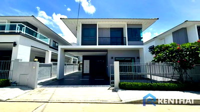 บ้านเดี่ยว ชลบุรี : สำหรับ ขาย บ้าน 4 ห้องนอน ที่ Supalai Parkville