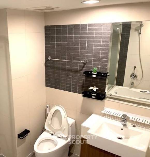 picture 1-BR At The Crest Sukhumvit 49 Near BTS Thong Lor (ID 3308250) - 4/5