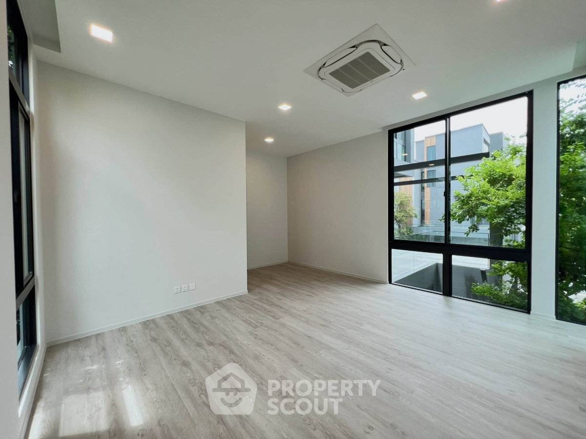 รูป บ้าน 4-ห้องนอน ที่ วีเว่ กรุงเทพกรีฑา ใกล้ กรุงเทพกรีฑา (ID 3299228) - รูปที่ 30/30
