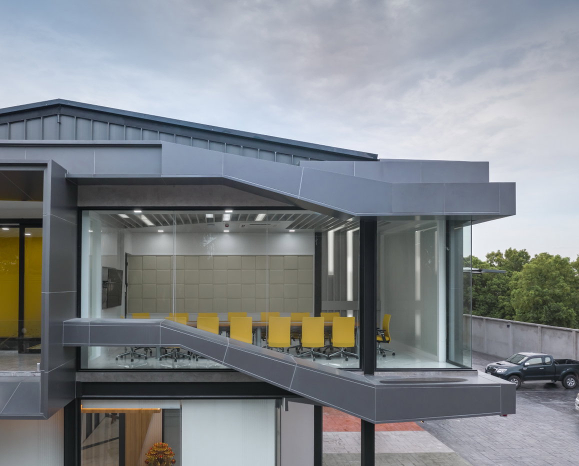 รูป ขายสำนักงาน Luxury modern&Warehouse พื้นที่ 396 ตร.วา. รามอินทราซอย5 ทำเลดีมาก มีโกดัง ขนาดใหญ่ 2 ขั้น พื้นที่ใช้สอย 1100 ตรม. ที่จอดรถกว่า 20 คัน - รูปที่ 3/18
