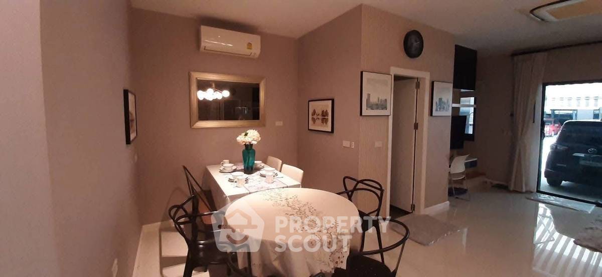 รูป ขายทาวน์เฮ้าส์ 4 ห้องนอน Eigen Premium Townhome Pattanakarn ย่านประเวศ (ID 3310231) - รูปที่ 10/11