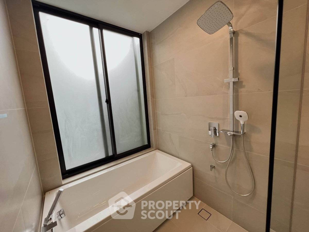 รูป บ้าน 4-ห้องนอน ที่ วีเว่ กรุงเทพกรีฑา ใกล้ กรุงเทพกรีฑา (ID 3299228) - รูปที่ 11/30