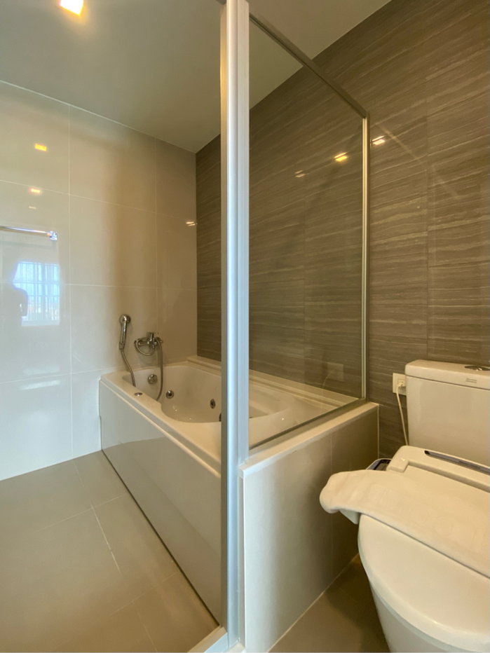 รูป การันตีราคาดีที่สุด! 2 ห้องนอน 2 ห้องน้ำ 57 ตร.ม. KnightsBridge The Ocean ศรีราชา แต่งครบ พร้อมอยู่ - รูปที่ 8/12