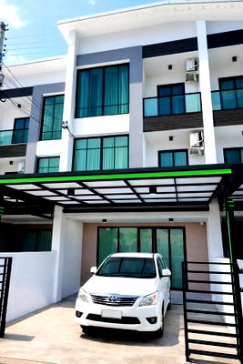 Townhouses for rent Nakhon Pathom : 			Modern 3-story home office for rent on Phutthamonthon Sai 5 Bang Krathuek. Features 3 bed and 3 bath          