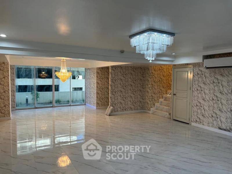 รูป คอนโด 4 ห้องนอน 218 ตร.ม. ที่ Supalai Place Sukhumvit 39 ใกล้ BTS พร้อมพงษ์ (ID 2918153) - รูปที่ 2/7