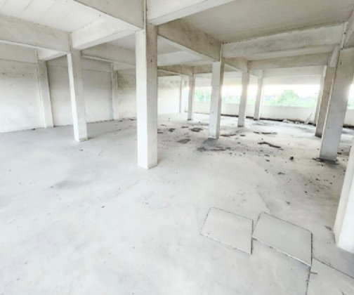 รูป ให้เช่าอาคารพาณิชย์ , Show room 4.5 ชั้น 4 คูหาตีทะลุ / ริมถนนกิ่งแก้ว / จอดรถได้ 20 คัน / ให้ Grace period 3 เดือนตกแต่ง ให้เช่าในสภาพนี้ - รูปที่ 9/10