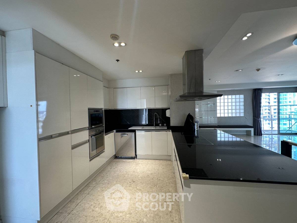 รูป คอนโด 168 ตร.ม. 3 ห้องนอน ชั้น 18 Nusasiri Grand Condominium ใกล้ BTS เอกมัย (ID 3310865) - รูปที่ 3/27