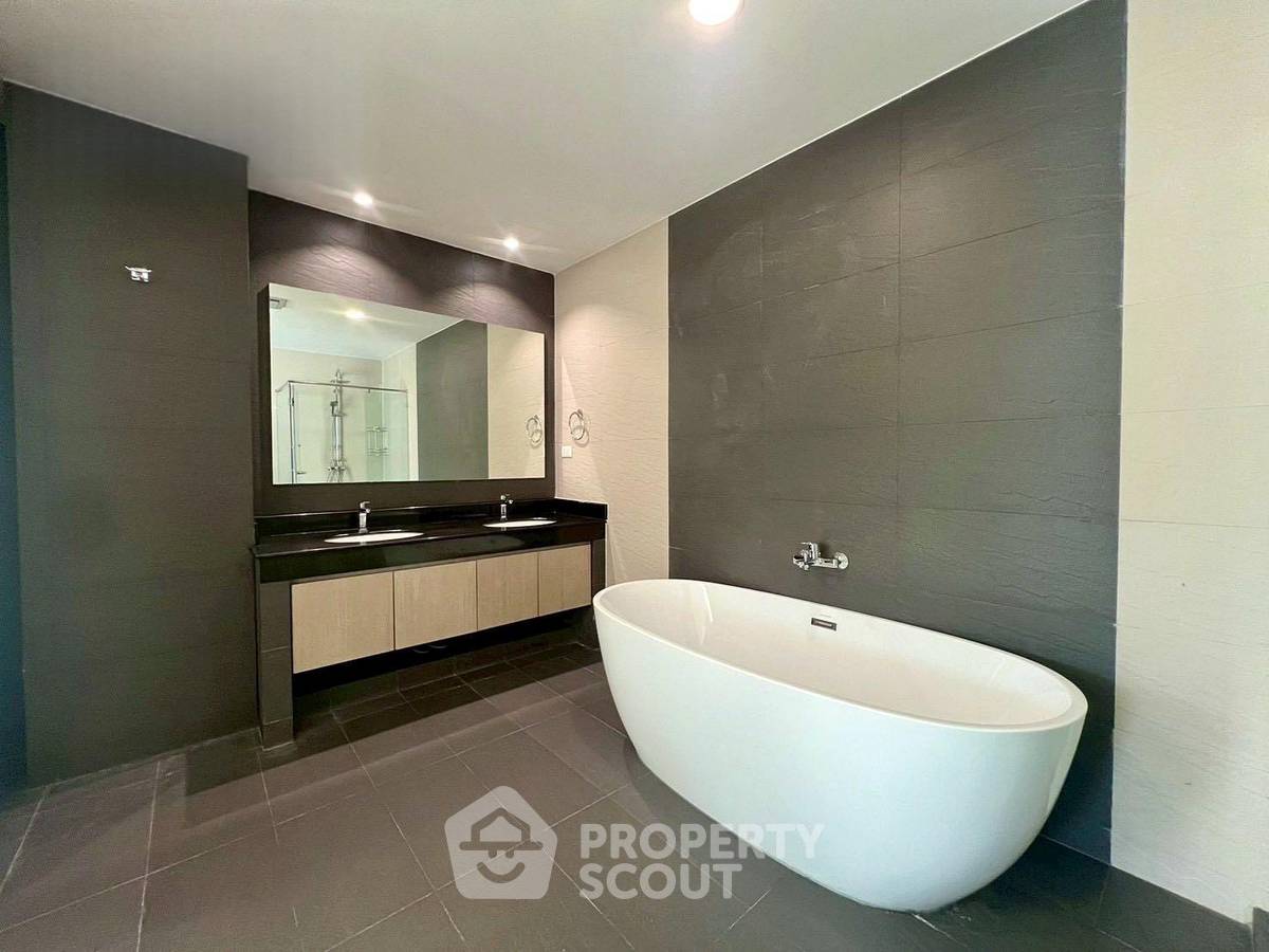 รูป คอนโด 4 ห้องนอน ขนาด 259 ตร.ม. Gardenia Pattaya ให้เช่า (ID 3295022) - รูปที่ 2/5