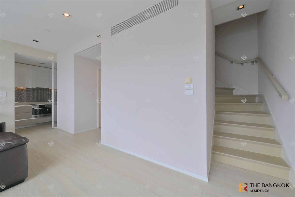 picture The Room Sukhumvit  21  Looking for an owner for this special unit - 8/10