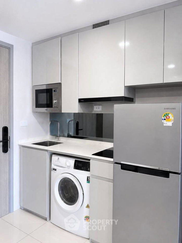 picture 1-BR Condo at SOHO Bangkok Ratchada near MRT Huai Khwang (ID 3312528) - 8/9