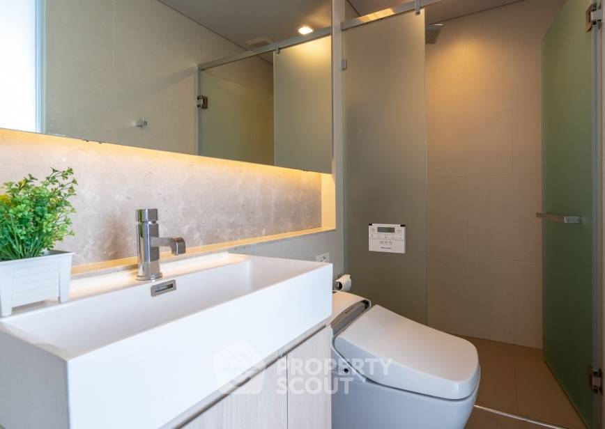 picture 22nd-Floor 2-BR Condo At The Lumpini 24 Near BTS Phrom Phong (ID 2830623) - 16/19