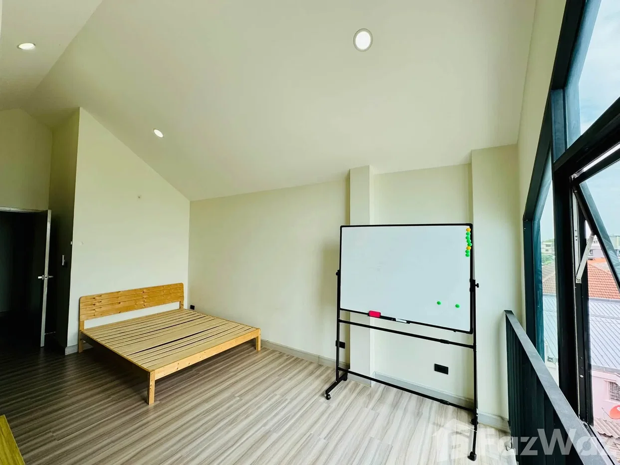 รูป ทาวน์เฮ้าส์ให้เช่า 3 ห้องนอน ใน บางจาก, กรุงเทพมหานคร 6781181 - รูปที่ 11/17