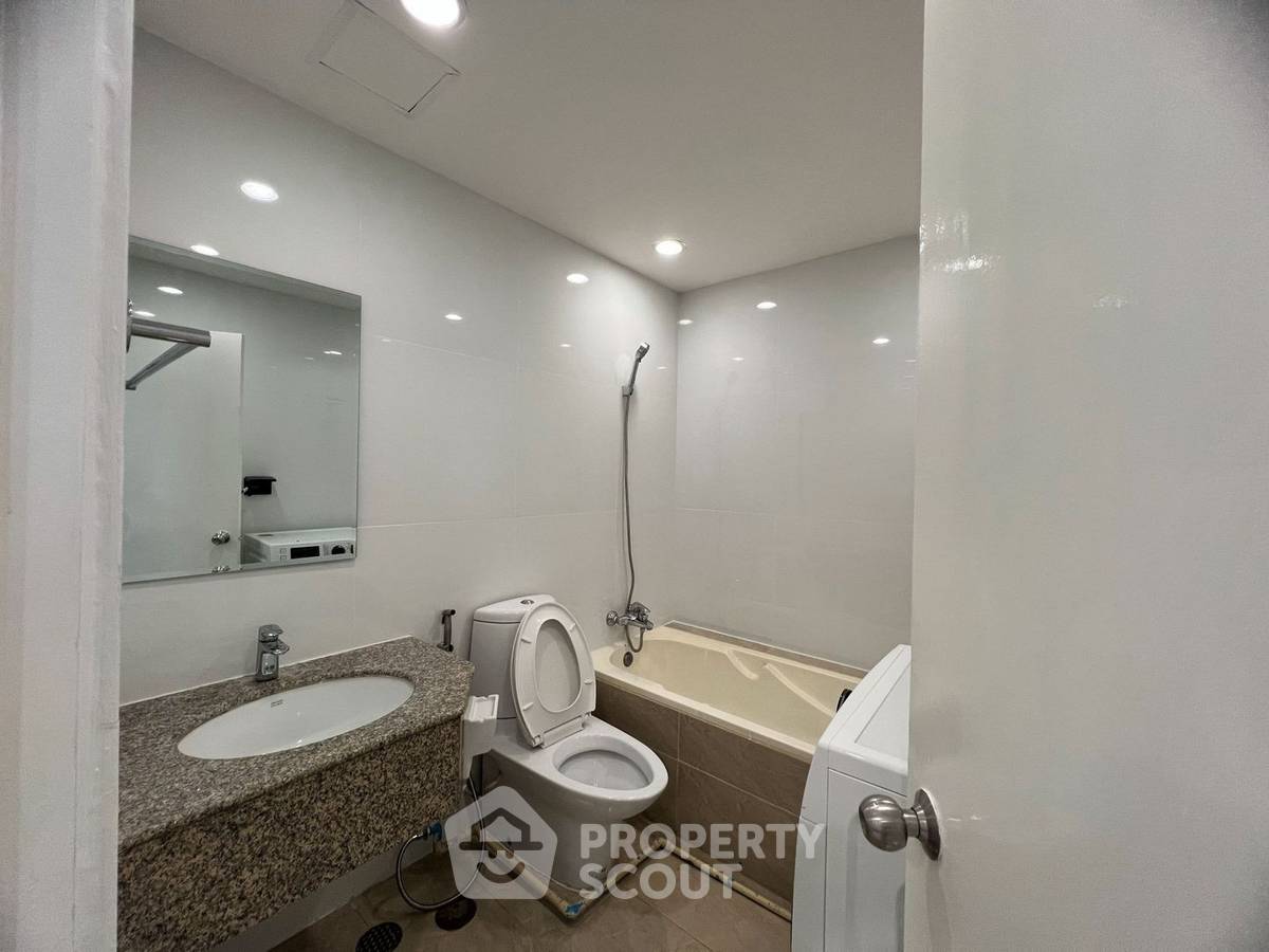 รูป คอนโด 2-ห้องนอน ที่ วิทยุ คอมเพล็กซ์ คอนโดมิเนียม ใกล้ BTS เพลินจิต (ID 3313093) - รูปที่ 5/6