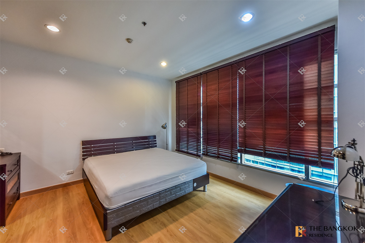 picture Baan Klang Krung Siam Pathumwan near BTS Ratchathewi Condo in High-potential, Central City Location - 1/10