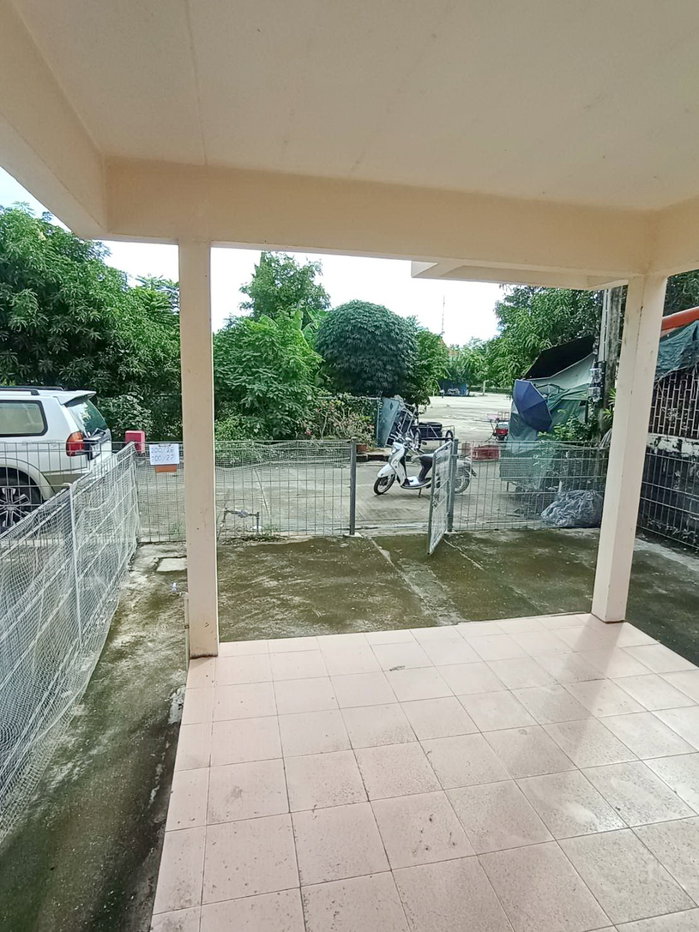 รูป เอื่ออาทร ( ลำนารายณ์ ) ชัยบาดาล ลพบุรี 42 ตารางวา 4 ห้องนอน 2 ห้องน้ำ 2 ชั้น 2 หลังติดกัน ซอยแรก ตรงข้ามเป็นสนามกีฬา ทำเลดี - รูปที่ 9/10