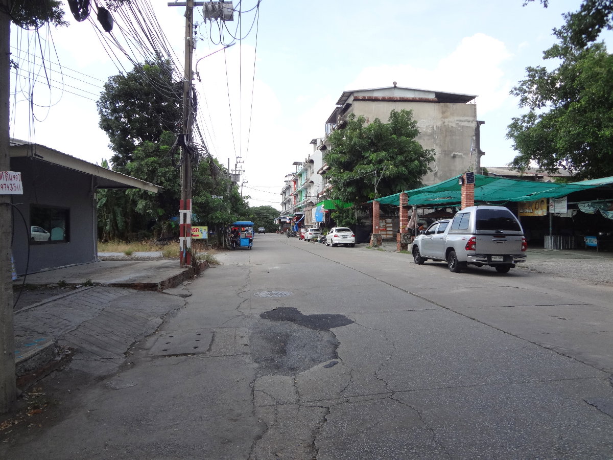 รูป ที่ดินถมแล้ว ซ.บรมราชชนน76(สุขทวี)ก่อนแยกพุทธมณฑลสาย3ศาลาธรรมสพน์ ทวีวัฒนา 137ตารางวาใก้ลตลาดธนบุรี2,ม.มหิดลศาลายา เหมาะปลูกบ้าน,โกดัง - รูปที่ 12/13
