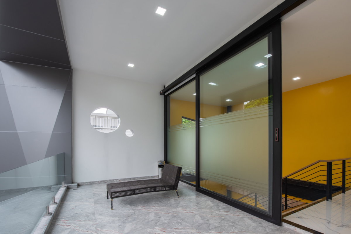 รูป ขายสำนักงาน Luxury modern&Warehouse พื้นที่ 396 ตร.วา. รามอินทราซอย5 ทำเลดีมาก มีโกดัง ขนาดใหญ่ 2 ขั้น พื้นที่ใช้สอย 1100 ตรม. ที่จอดรถกว่า 20 คัน - รูปที่ 13/18