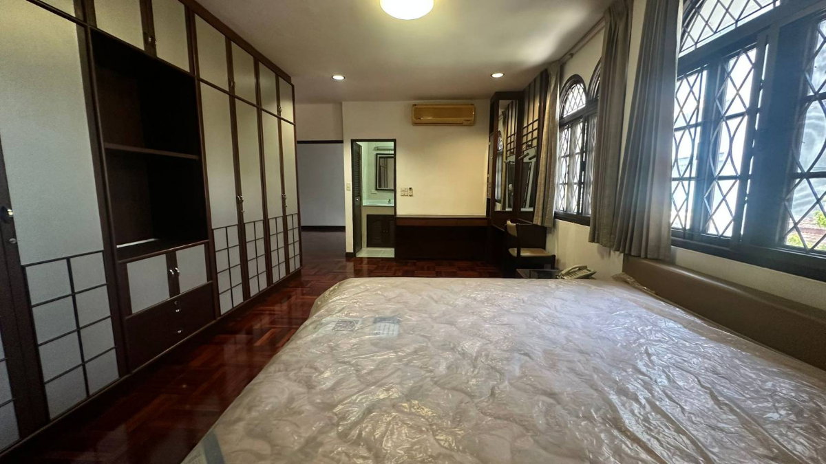 รูป #HHR122 ให้เช่า บ้านเดี่ยวหลังใหญ่ 3 ชั้น  5 ห้องนอน  6 ห้องน้ำ📍 400 ม. BTS พร้อมพงษ์  - รูปที่ 7/18