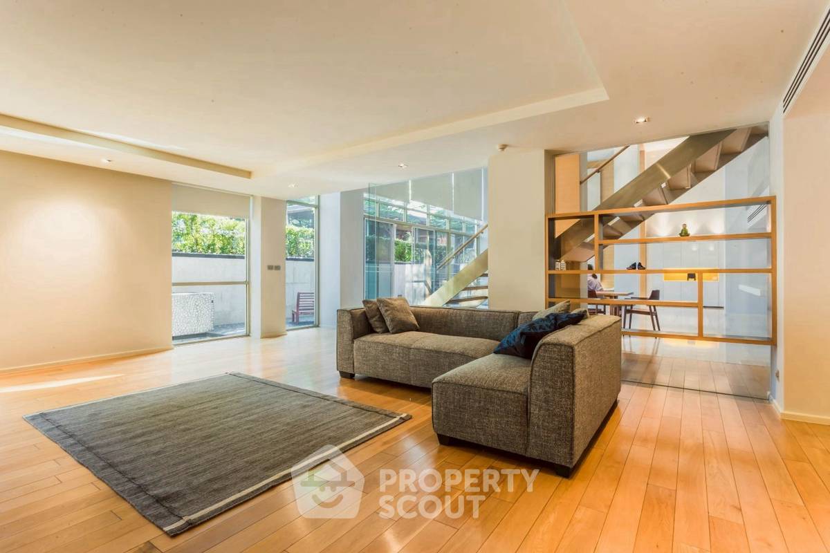 รูป คอนโด 4-ห้องนอน ที่ ไฟคัส เลน คอนโดมิเนียม ใกล้ BTS พระโขนง (ID 3028834) - รูปที่ 1/16