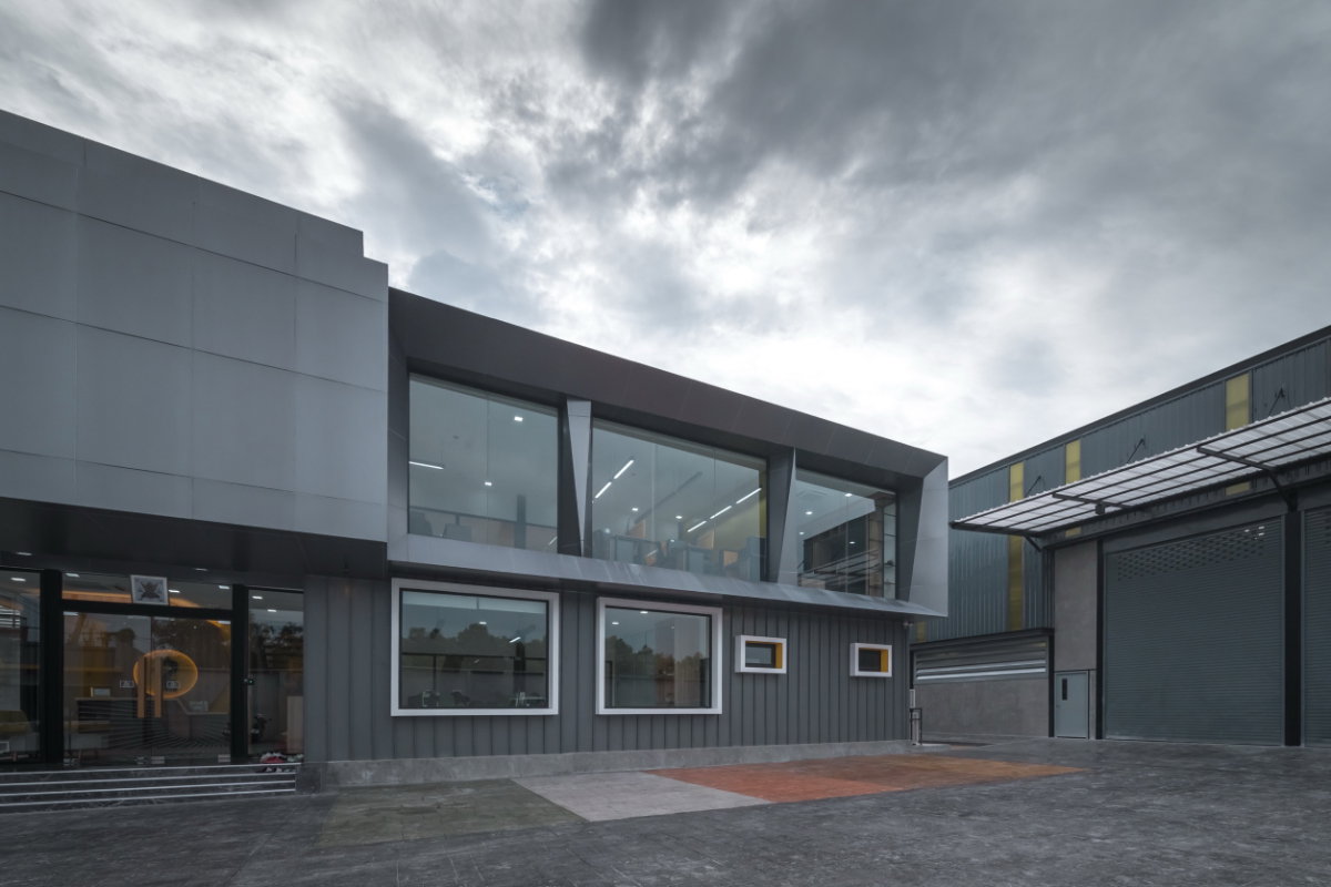 รูป ขายสำนักงาน Luxury modern&Warehouse พื้นที่ 396 ตร.วา. รามอินทราซอย5 ทำเลดีมาก มีโกดัง ขนาดใหญ่ 2 ขั้น พื้นที่ใช้สอย 1100 ตรม. ที่จอดรถกว่า 20 คัน - รูปที่ 4/18