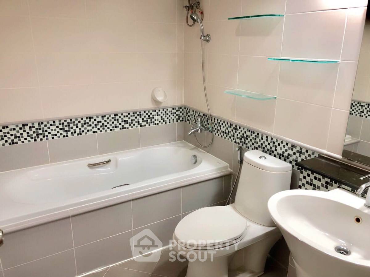 รูป คอนโดสองห้องนอน Waterford Sukhumvit 50 Condominium ใกล้ BTS อ่อนนุช (ID 3311557) - รูปที่ 13/16