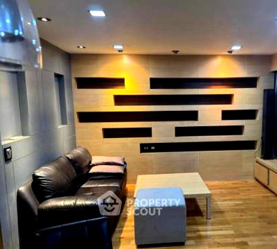 คอนโดให้เช่า : ใกล้ MRT สามย่าน 200 ม. | 2 ห้องนอน Quad Silom Condominium (ID 3063424)