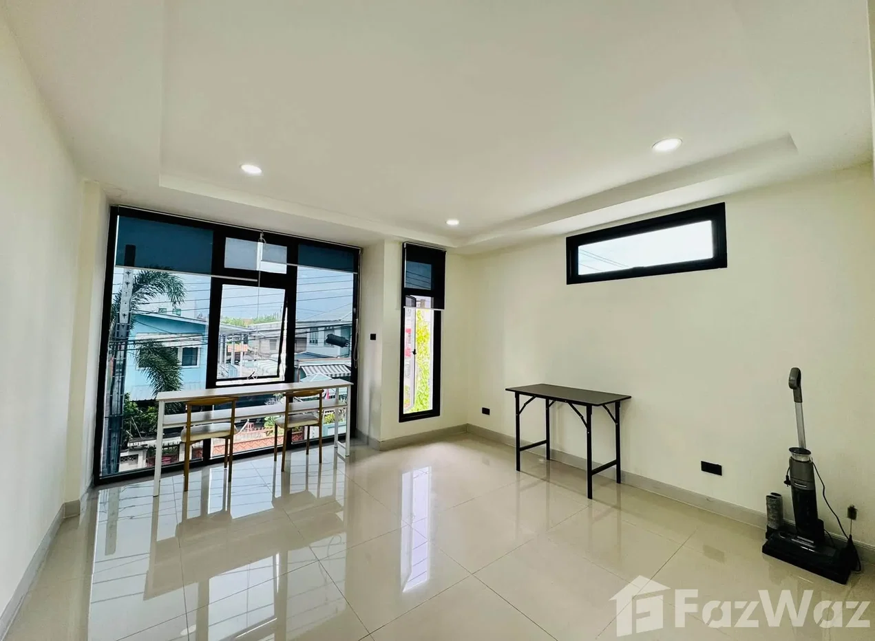 รูป ทาวน์เฮ้าส์ให้เช่า 3 ห้องนอน ใน บางจาก, กรุงเทพมหานคร 6781181 - รูปที่ 10/17