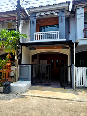 ทาวน์โฮม กรุงเทพมหานคร : ทาวน์เฮ้าส์2ชั้น รีโนเวทใหม่ พร้อมอยู่ เฟอร์นิเจอร์ครบ หมู่บ้าน ณ.ราธร สุวินทวงศ์ 23 ลำผักชี หนองจอก ใกล้มีนบุรี