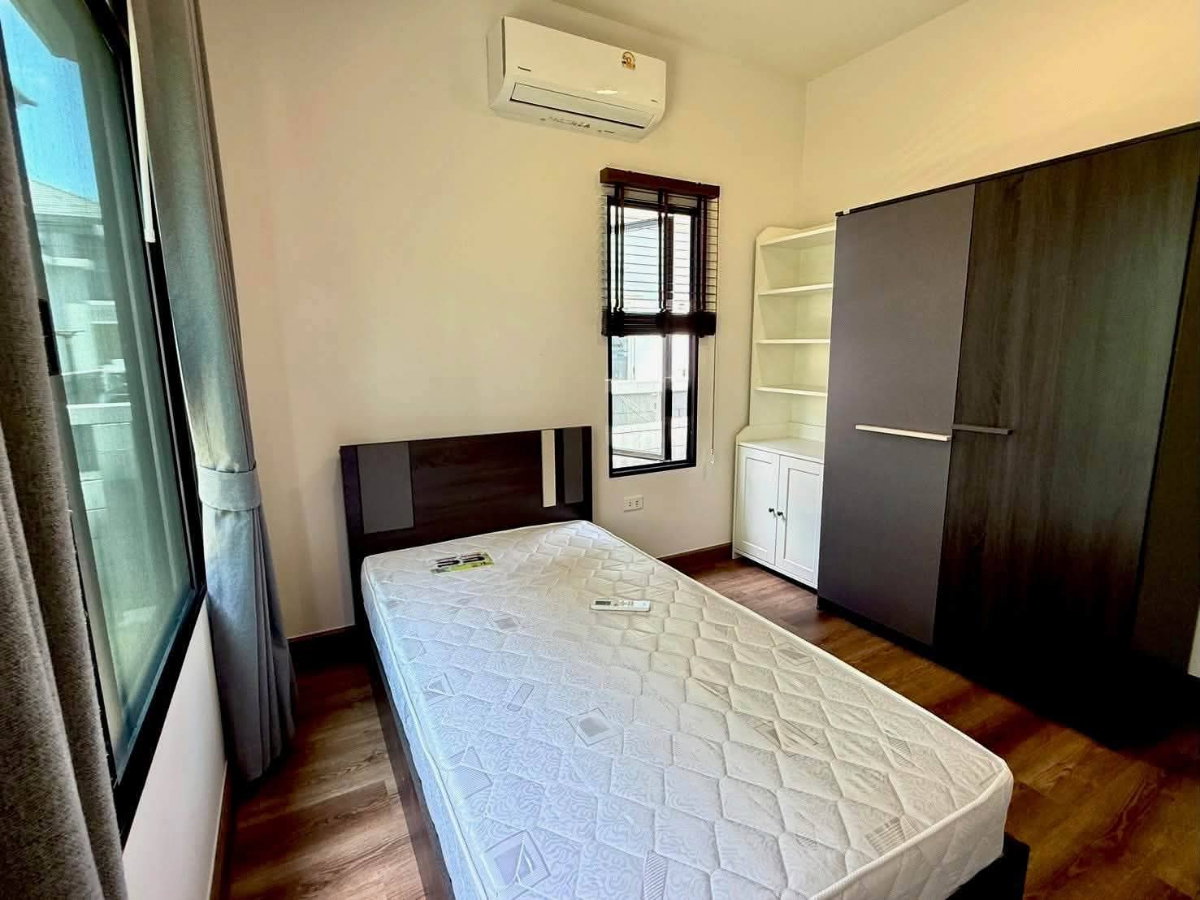 รูป ให้เช่า บ้านเดี่ยวหรู 4 ห้องนอน บริทาเนีย บางนา–ศรีวารี บ้านหลังริม ตกแต่งครบ พร้อมอยู่ 65,000 บาท/เดือน - รูปที่ 7/18