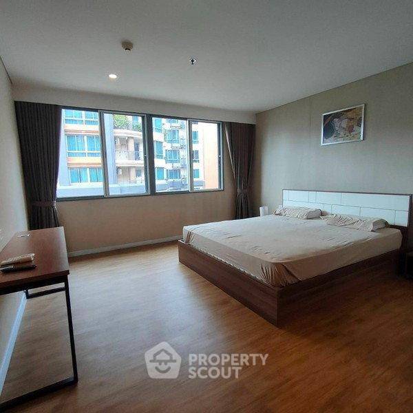 picture Spacious 3-BR 115 Sqm Siamese Nang Linchee Condo For Sale (ID 2918506) - 2/8