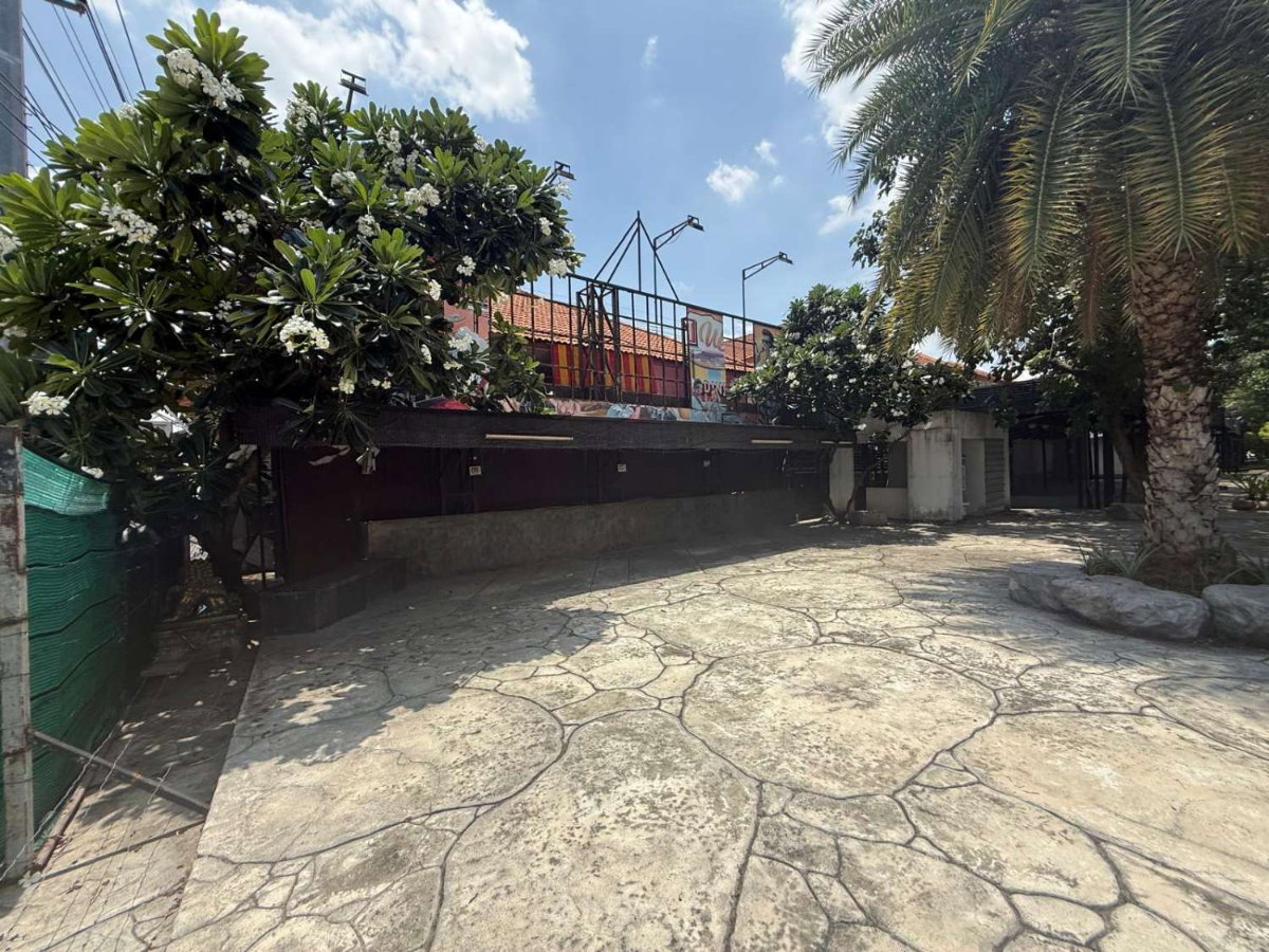 picture LAND FOR RENT 1 RAI | PRIME PLOT ON NIMIT MAI ROAD | NIMIT MAI SOI 11 | IDEAL FOR BUSINESS - 2/19